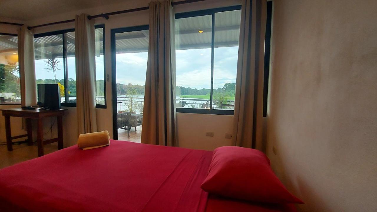 Tortuguero Adventures Guesthouse Exterior foto