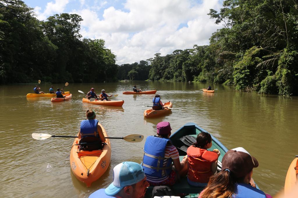 Tortuguero Adventures Guesthouse Exterior foto